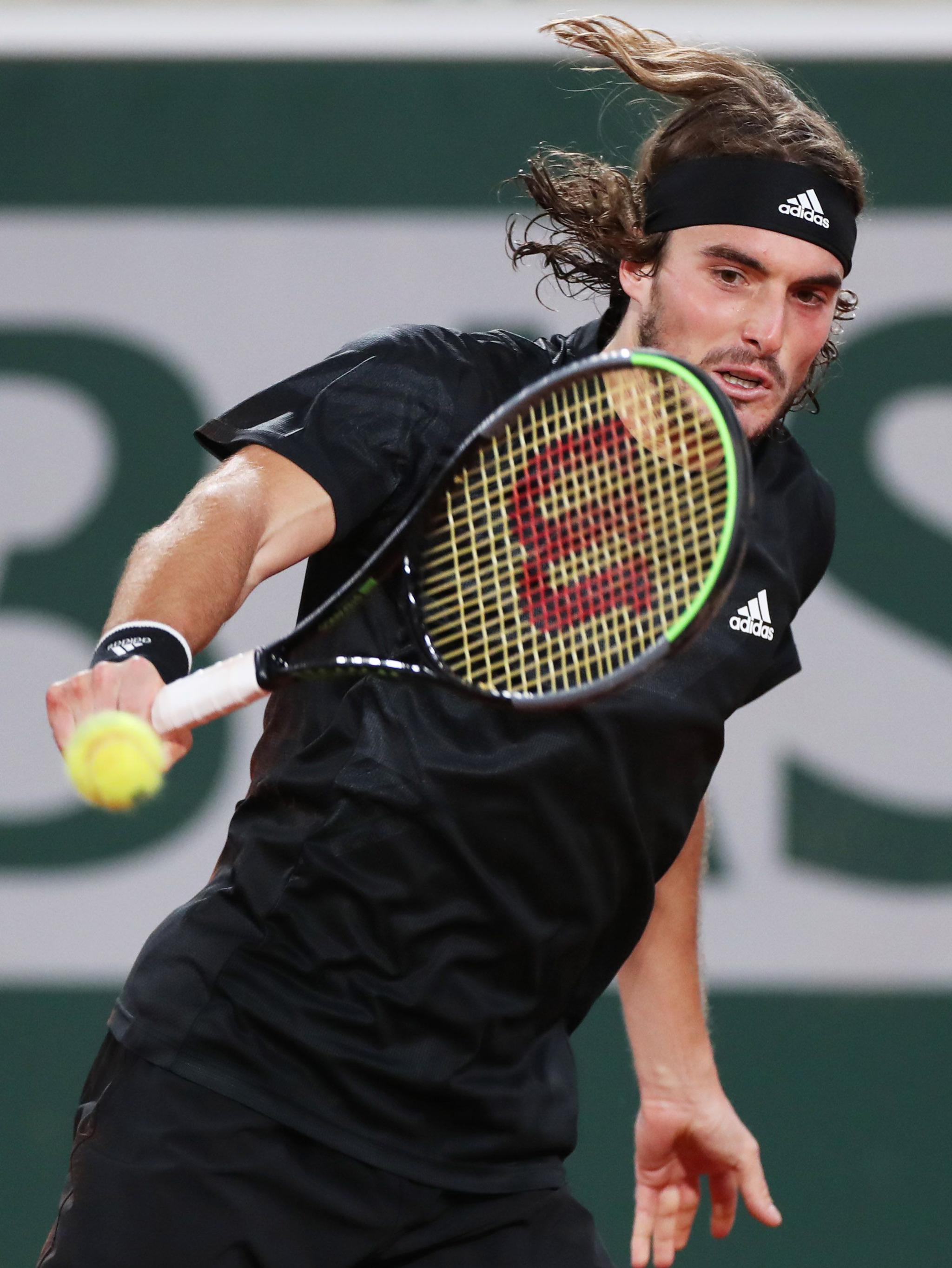 欧洲网球队力克英国网球队，西西帕斯制霸全场的简单介绍