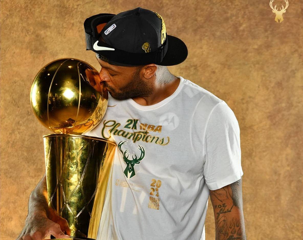 开云下载-关于雄鹿B队翻盘黄蜂，丹尼·格林高光表现的信息