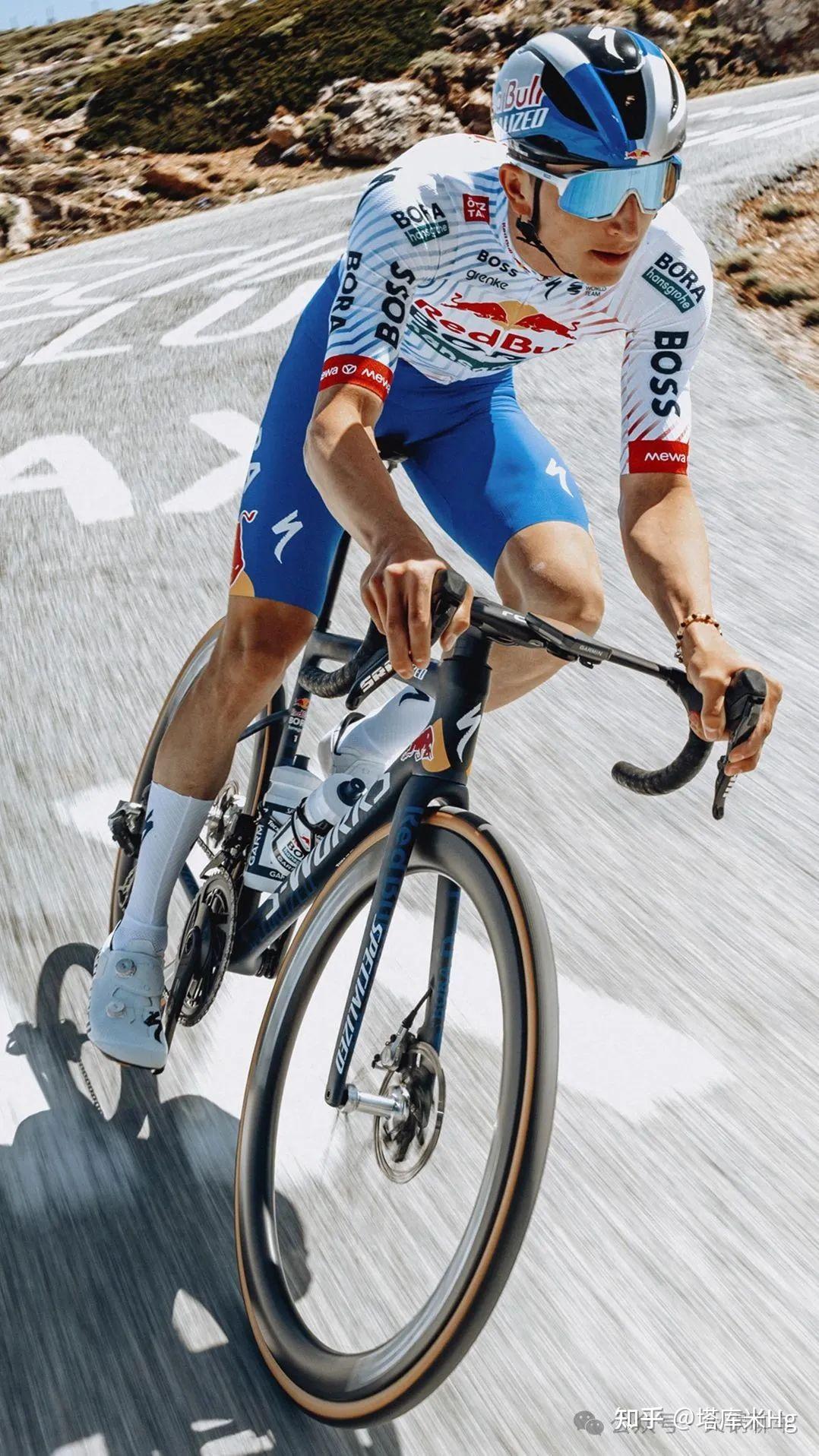 开云体育-哈斯车队逆转红牛车队，拉塞尔扛起全队