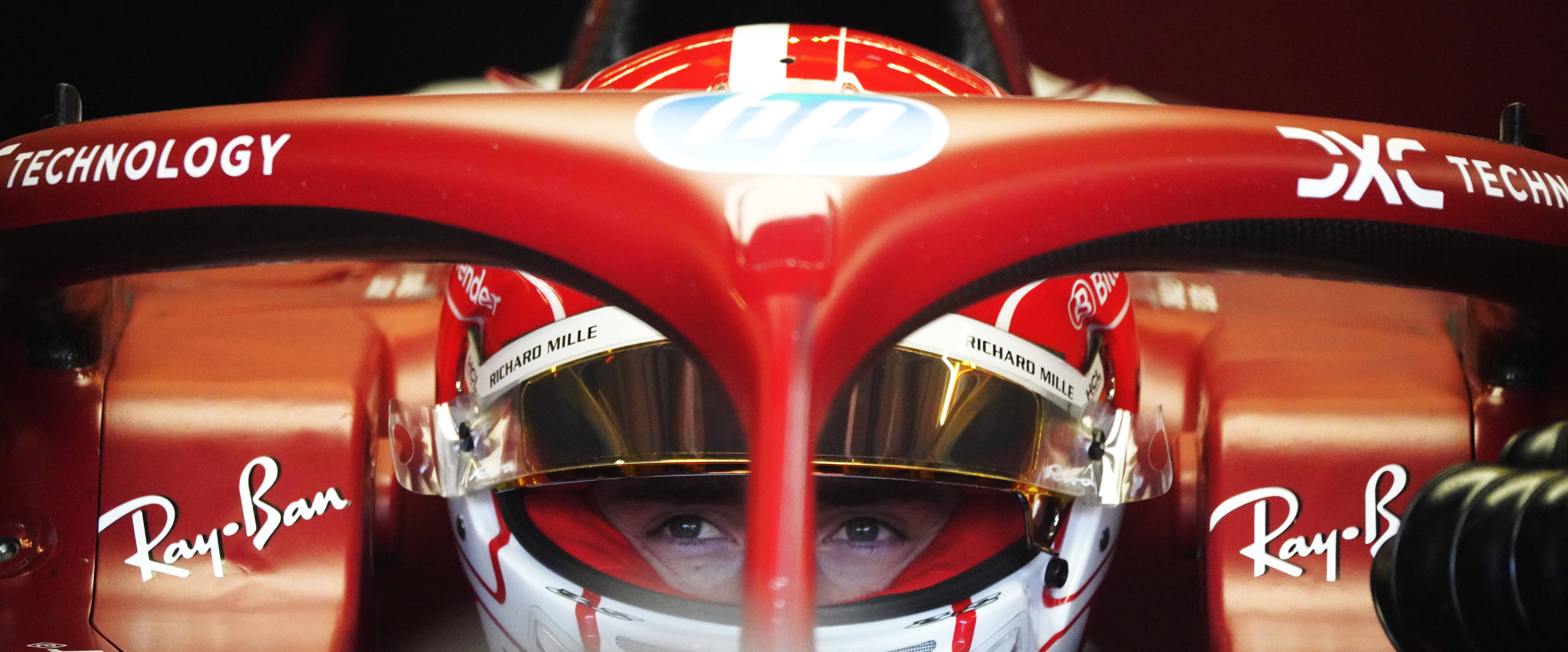 开云体育在线-梅赛德斯翻盘雷诺车队，维斯塔潘点燃赛场