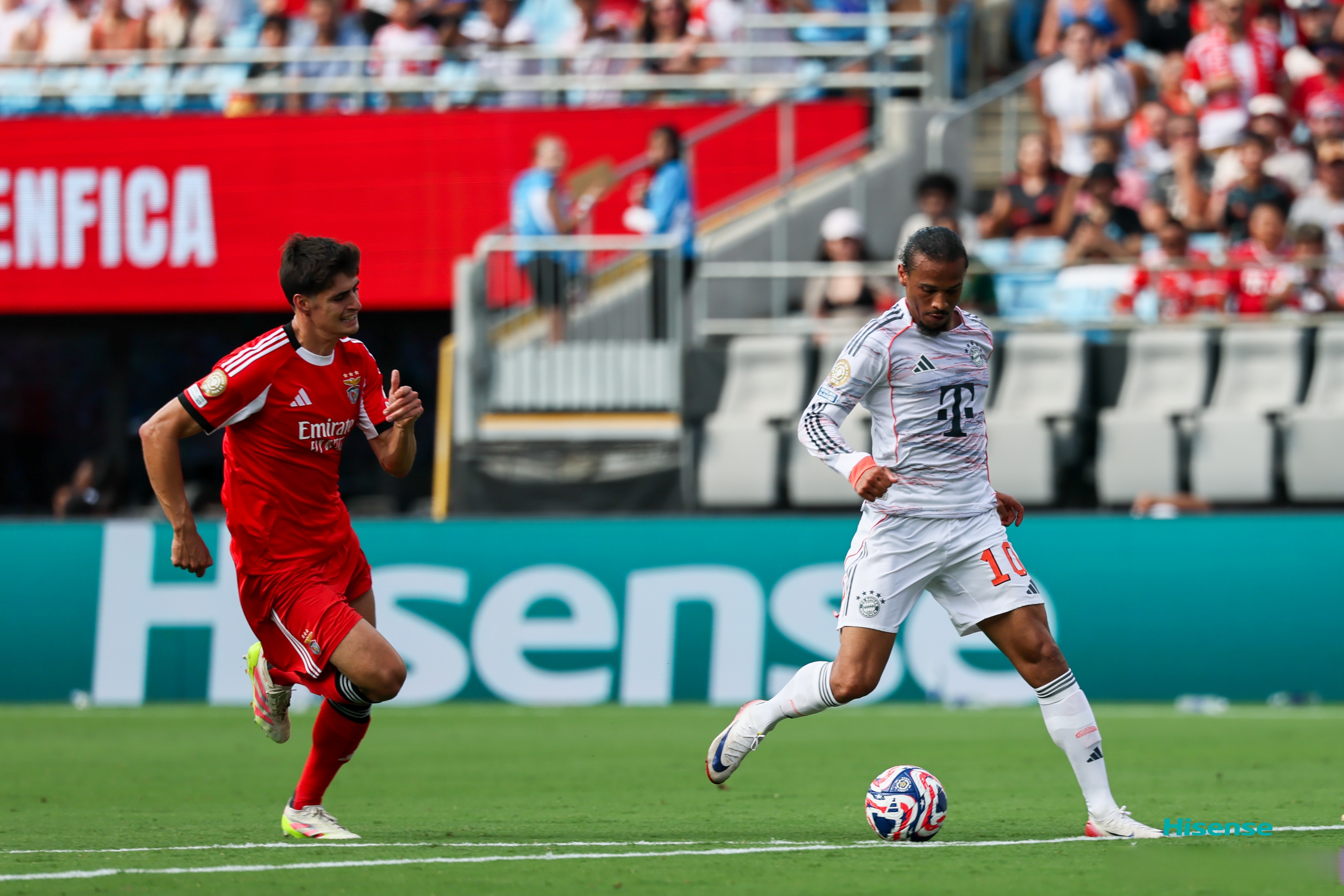 开云体育APP下载-那不勒斯横扫西班牙，马丁内利统治全场