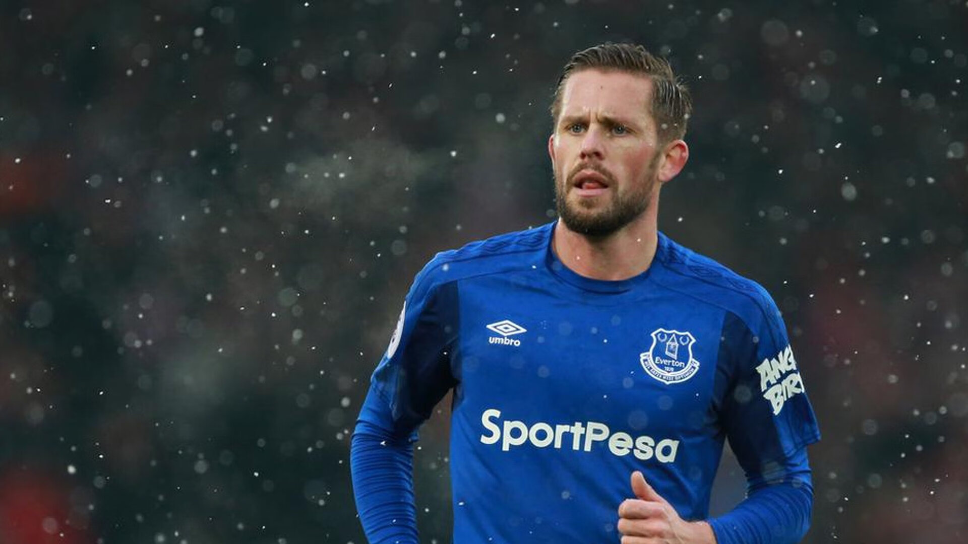 跨界接管,从诺坎普的战术枷锁到F1街道的王者引擎