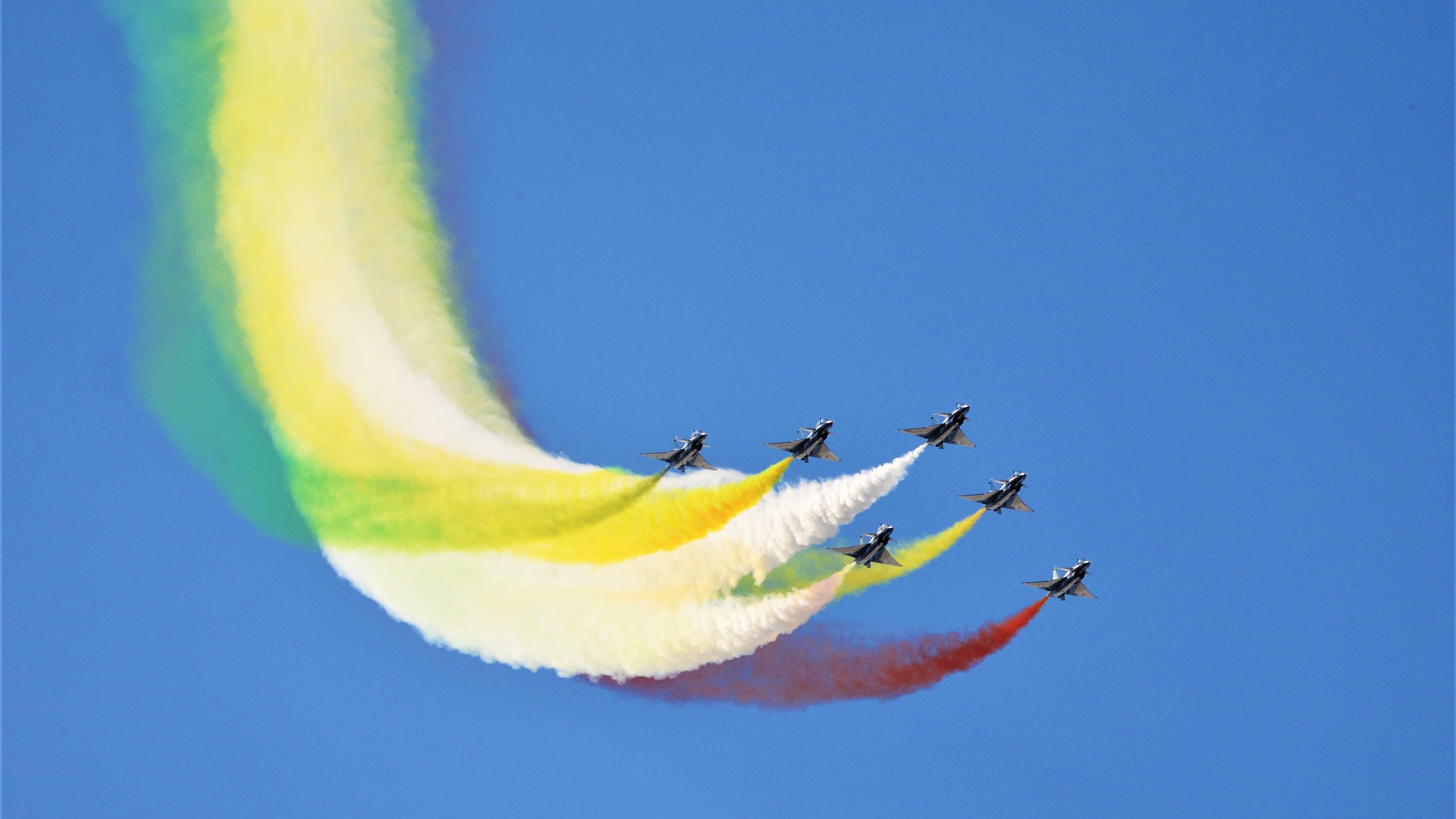 莱万爆发点燃绿茵激情，哥斯达黎加战术压制墨西哥彰显团队智慧