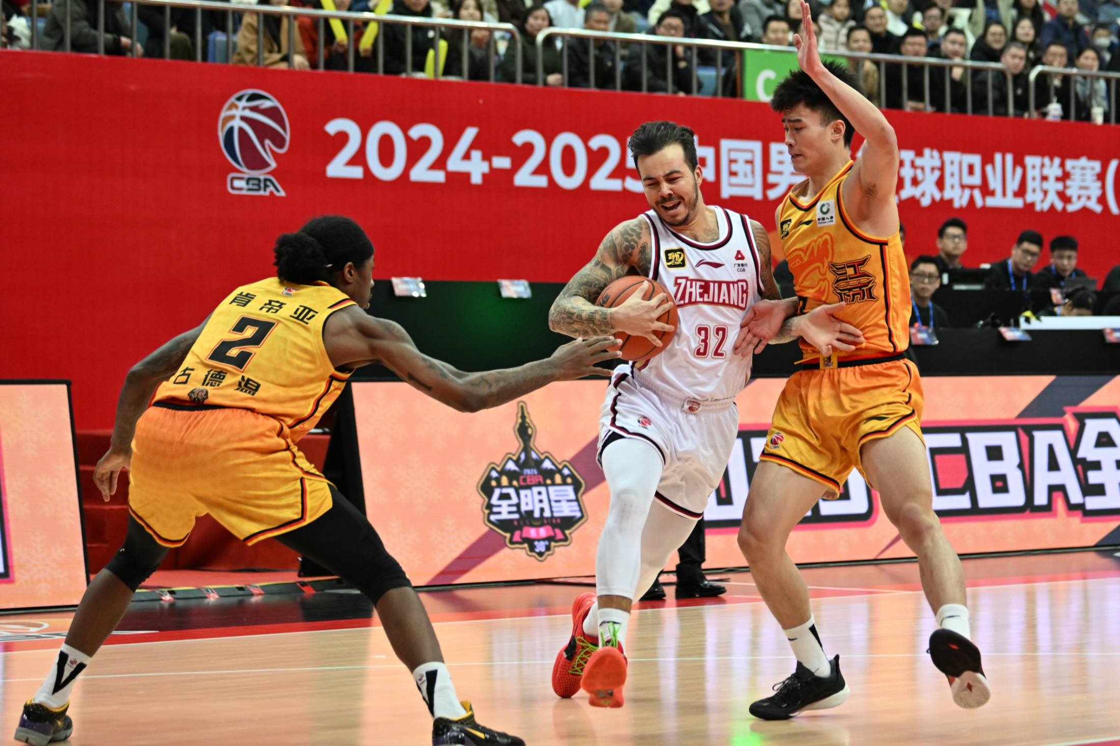 世界排名争夺战焦点战，热火终结浙江队