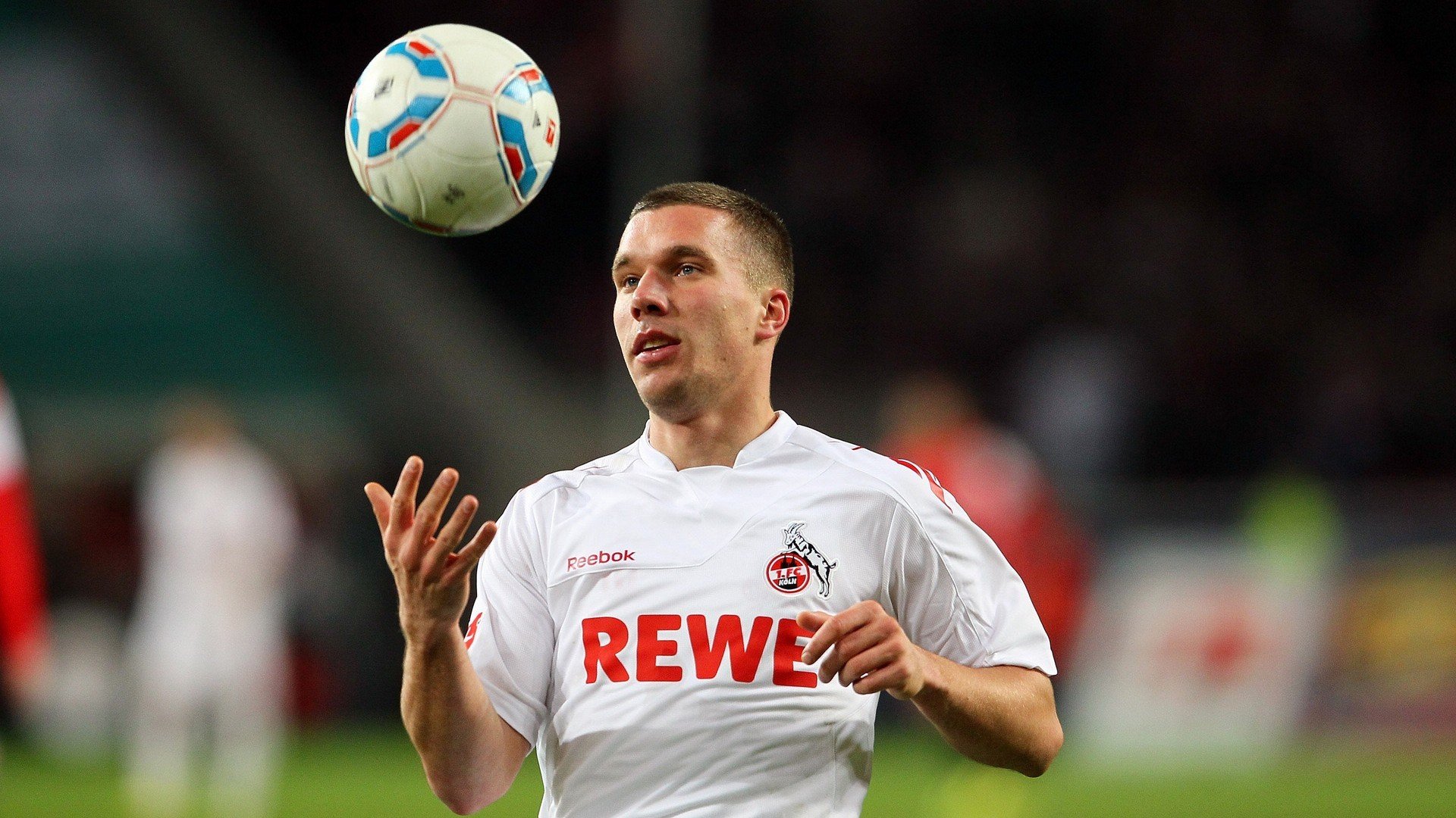 年度焦点之战，锡安挣脱地心引力，主宰球场之夜