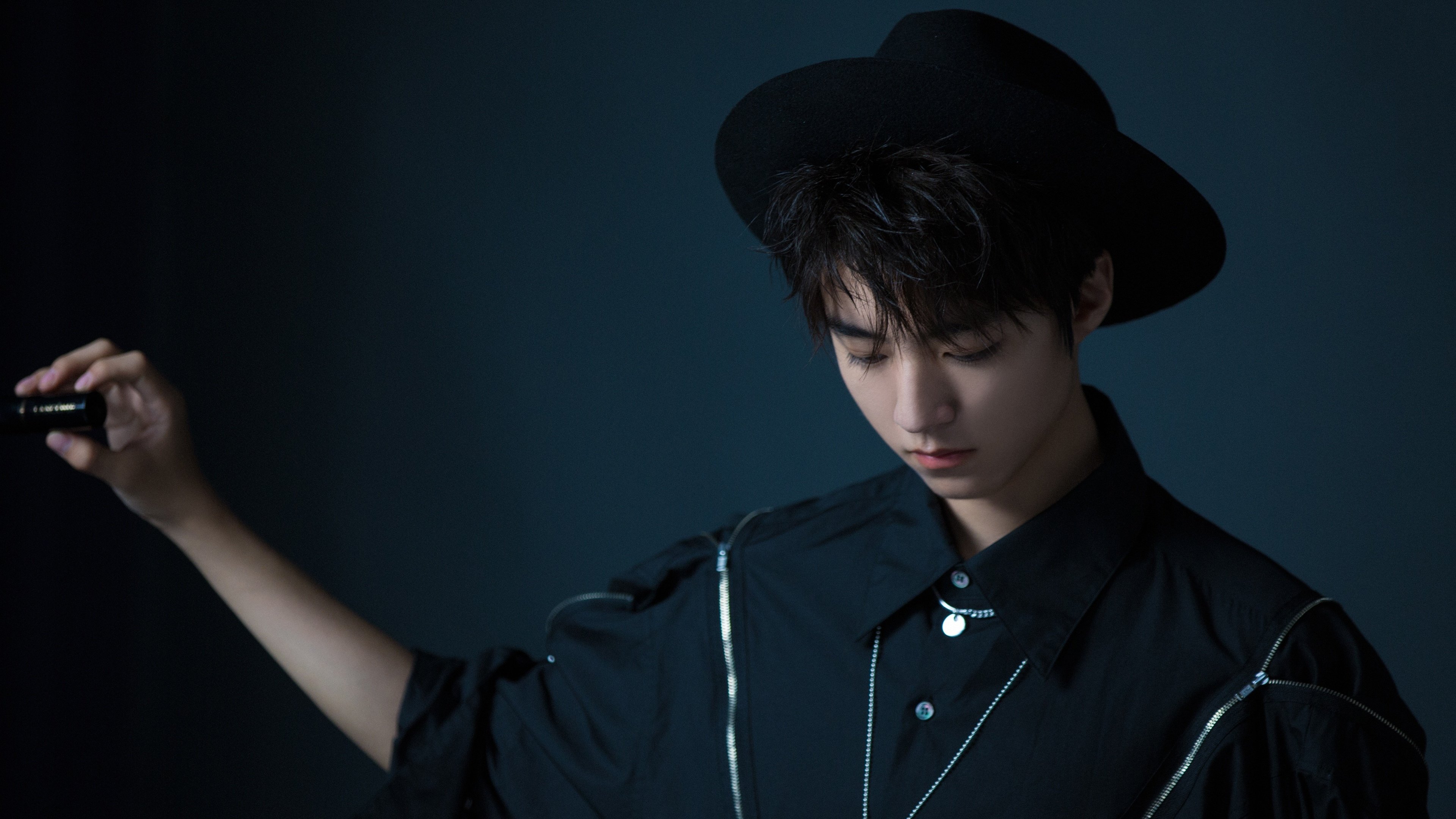 布伦森一柄利刃破万军,活塞逆袭狼群引惊叹