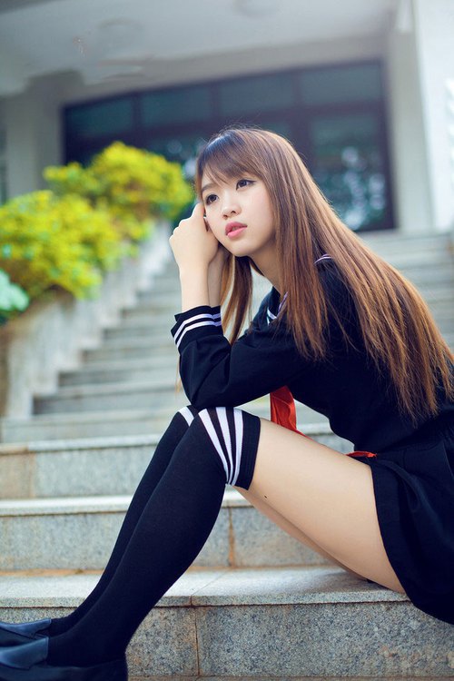 绿茵油门,当利物浦速胜几内亚,苏亚雷斯在F1赛道接管年度争冠