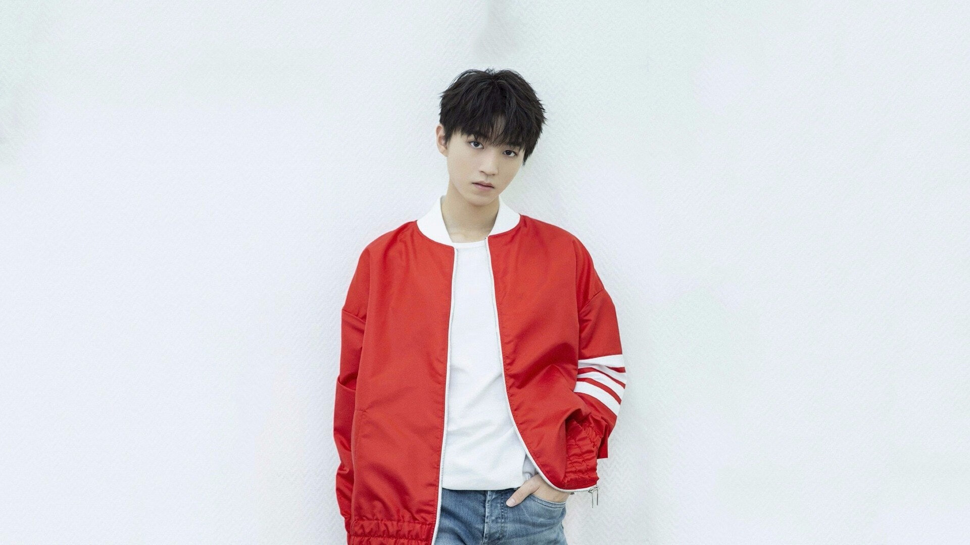 欧冠半决赛夜的篮球风暴，雷霆狂胜森林狼，跨界焦点战震撼体坛