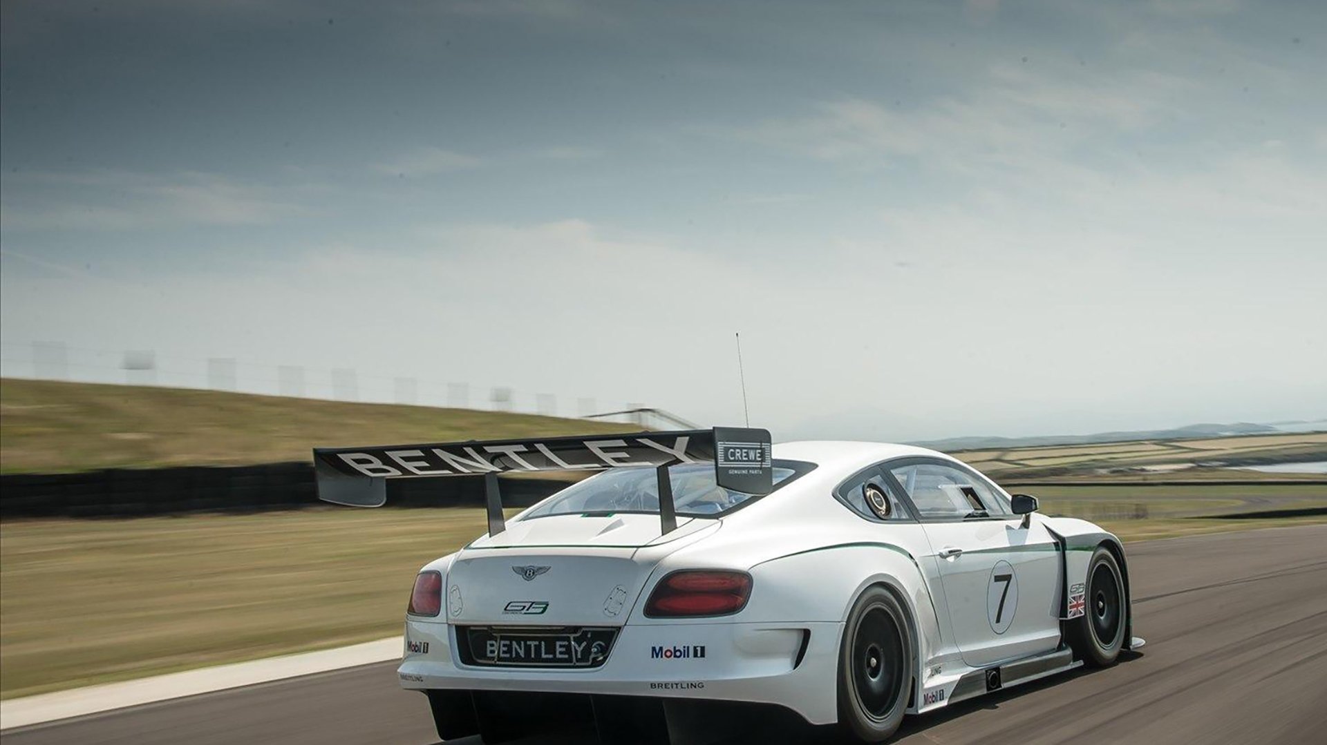 悬念高悬与绝对统治，欧洲足球的戏剧性如何映照勇士的战术霸权？